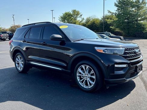 Used 2020 Ford Explorer XLT w/ Equipment Group 202A AWD/4WD image 9