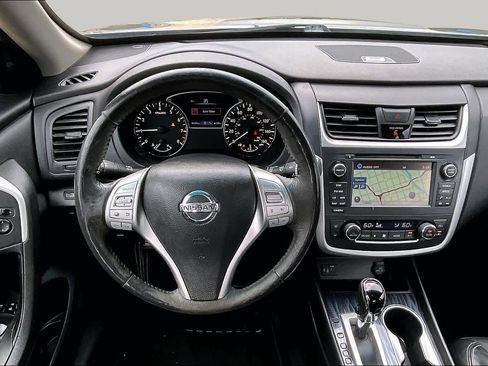 Used 2017 Nissan Altima 2.5 SL w/ 2.5 Technology Package FWD image 6