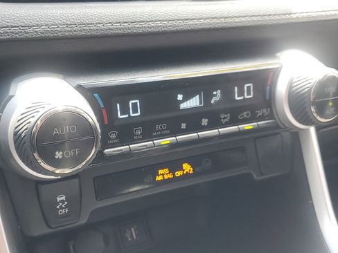 Certified 2025 Toyota RAV4 XLE AWD/4WD image 28
