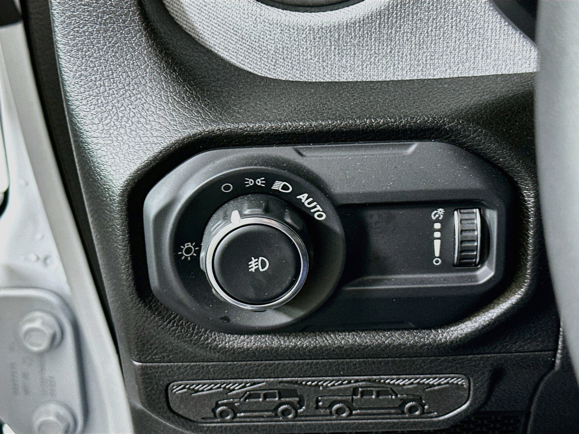 Used 2025 Jeep Wrangler Sport AWD/4WD image 16