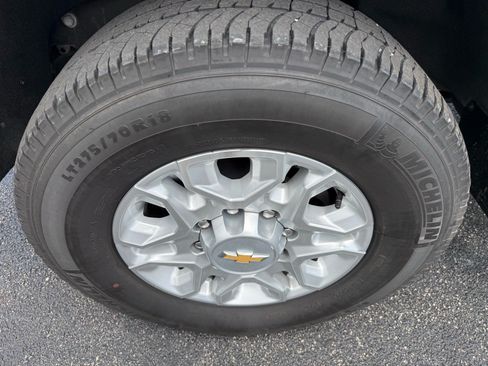 Used 2025 Chevrolet Silverado 3500 LT AWD/4WD image 10
