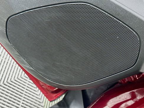 Used 2025 Chevrolet Trax LS w/ LS Convenience Package image 18