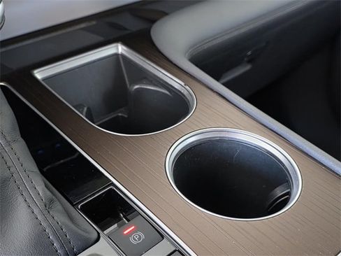 Used 2022 Toyota Sienna XLE image 26