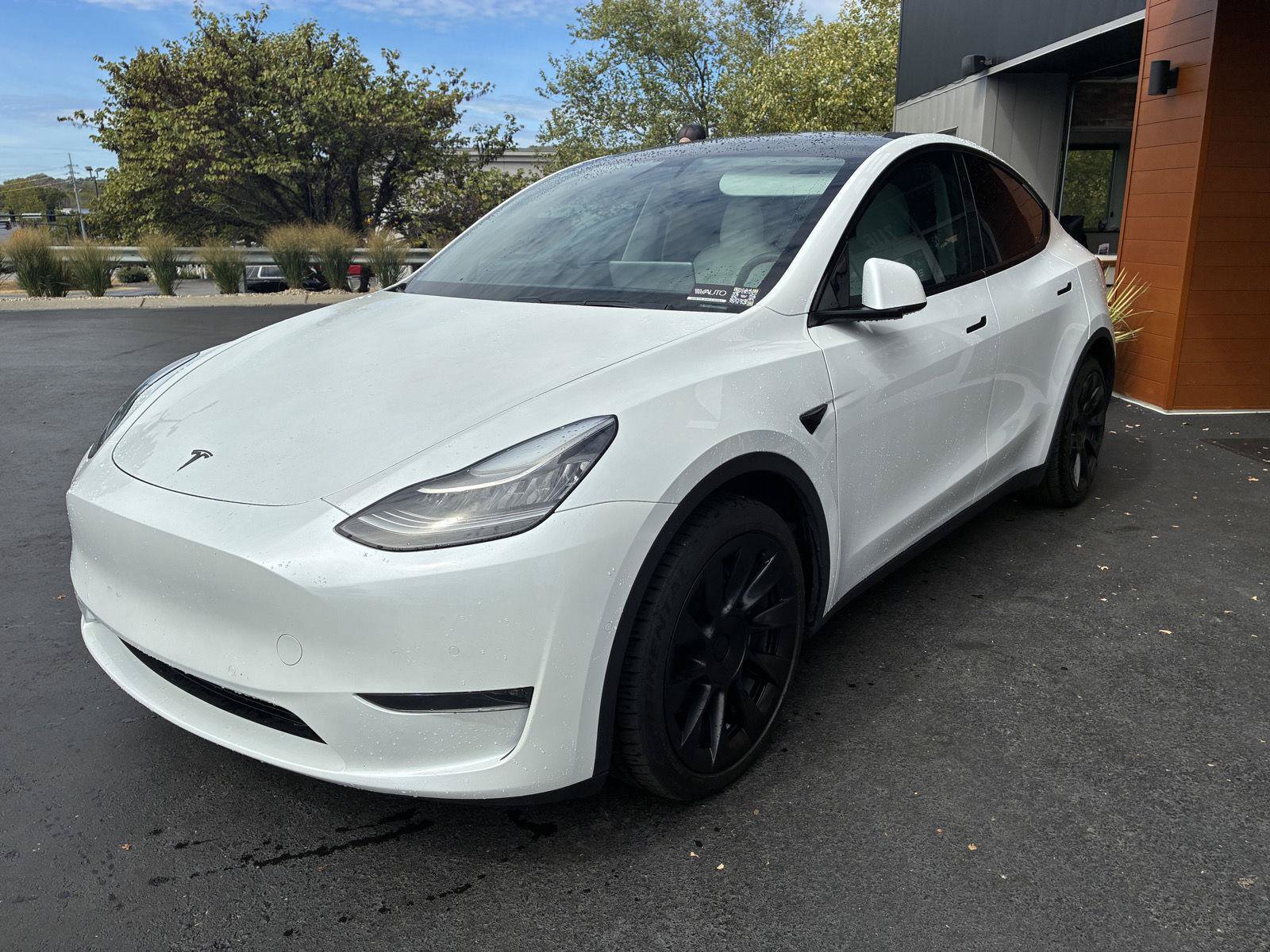 Used 2021 Tesla Model Y Long Range AWD/4WD image 4