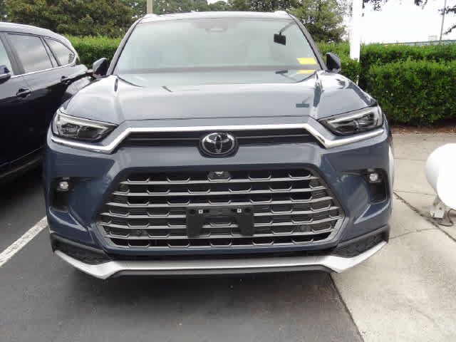 Used 2024 Toyota Grand Highlander AWD Hybrid image 2