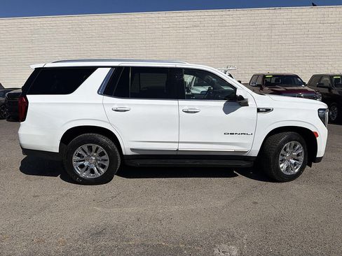 Used 2024 GMC Yukon Denali RWD image 4