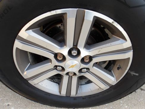 Used 2016 Chevrolet Traverse LT image 28