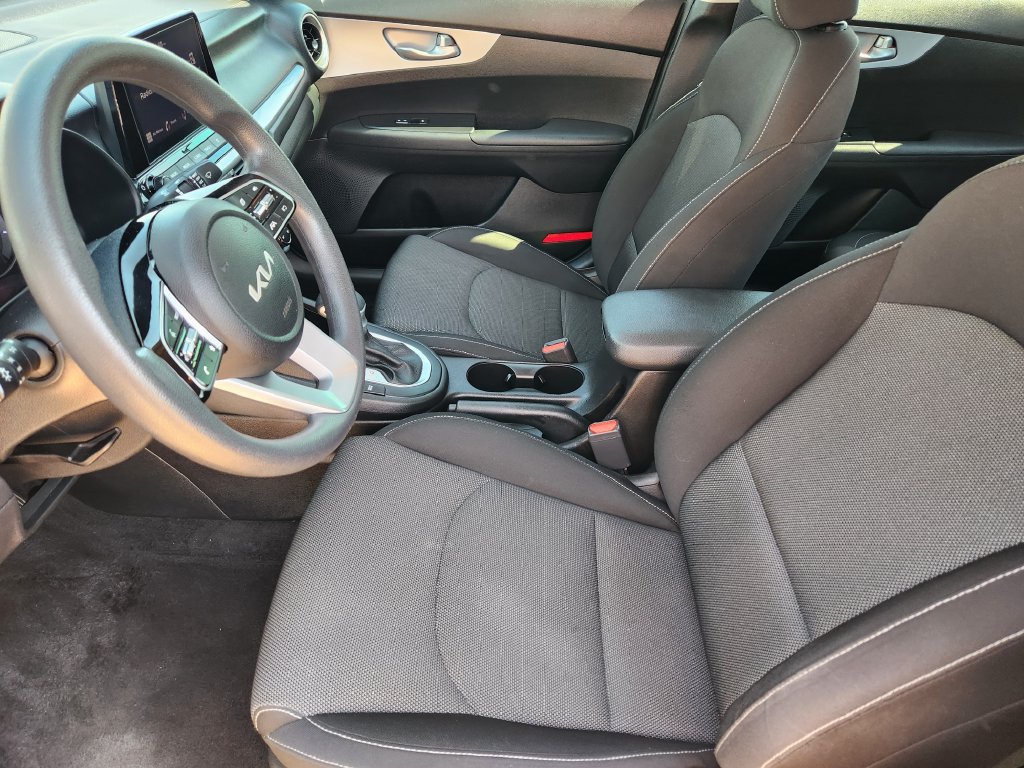Used 2023 Kia Forte LXS w/ LXS Technology Package FWD image 18