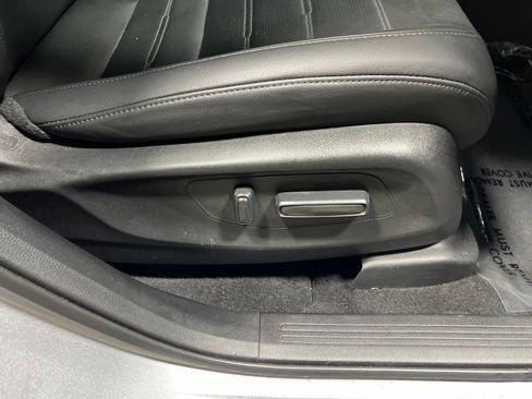 Used 2025 Honda CR-V EX-L image 10