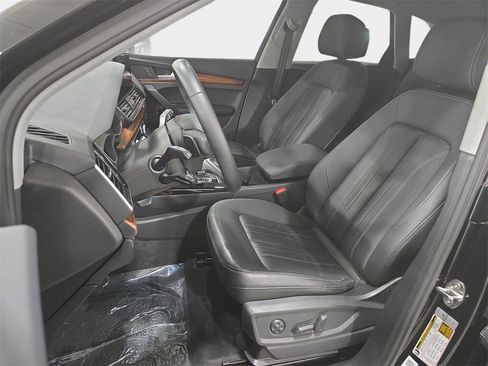 Used 2023 Audi Q5 2.0T Premium w/ Convenience Package image 14