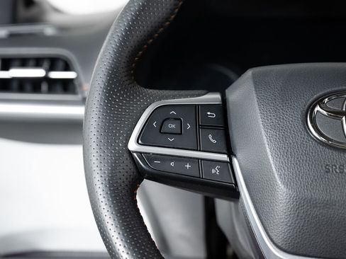 Used 2022 Toyota Sienna XSE w/ XSE Plus Package image 33