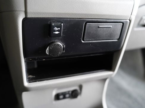 Used 2020 Toyota Sienna L image 23