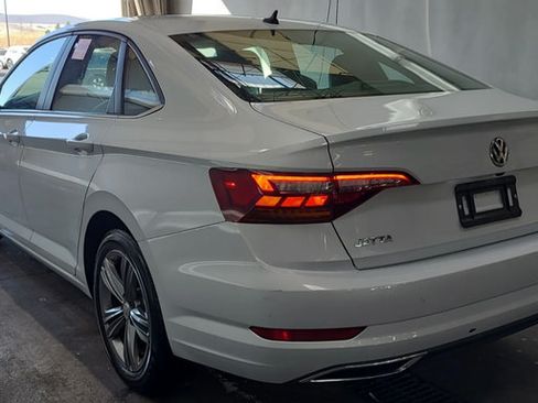 Used 2019 Volkswagen Jetta R-Line FWD image 2