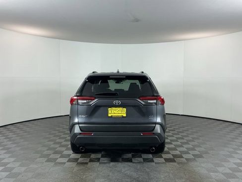 Used 2019 Toyota RAV4 LE image 6