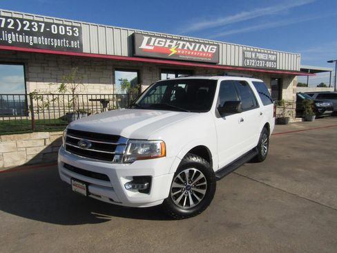 Used 2016 Ford Expedition XLT image 1