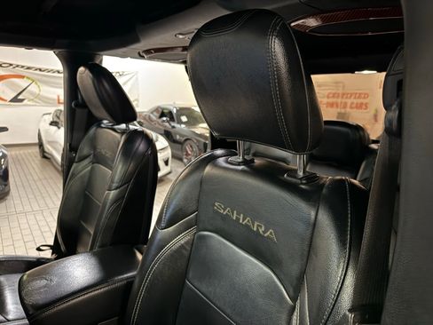 Used 2018 Jeep Wrangler Unlimited Sahara image 35