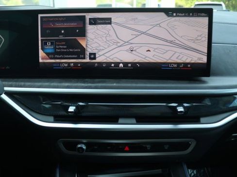 Used 2025 BMW X5 xDrive40i w/ Climate Comfort Package image 11