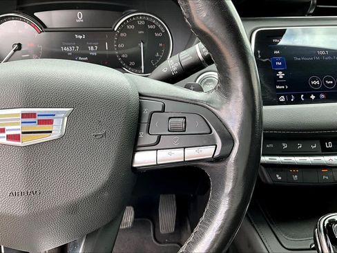 Used 2023 Cadillac XT4 Premium Luxury FWD image 15