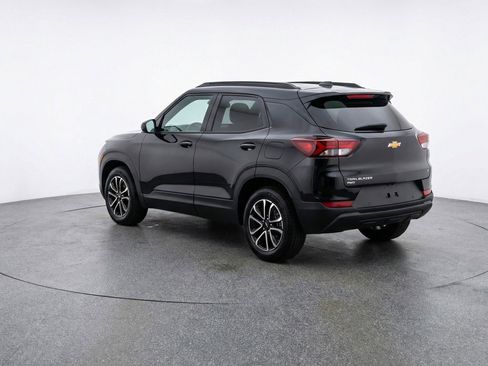 Used 2025 Chevrolet TrailBlazer LT w/ Driver Confidence Package image 6