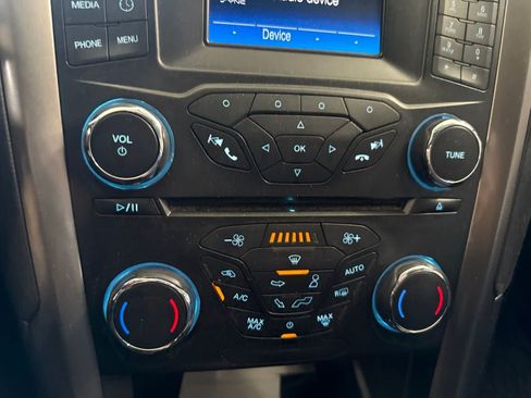 Used 2018 Ford Fusion SE FWD image 28