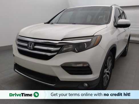 Used 2017 Honda Pilot Touring image 1