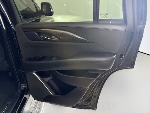 Used 2019 Cadillac Escalade Platinum w/ Escalade Sport Edition image 28
