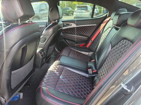Used 2022 Genesis G70 3.3T image 9