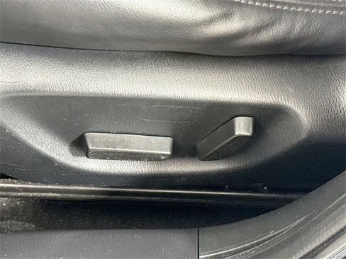 Used 2017 MAZDA MAZDA3 Touring image 12