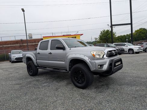 Used 2015 Toyota Tacoma PreRunner w/ SR5 Package RWD image 3