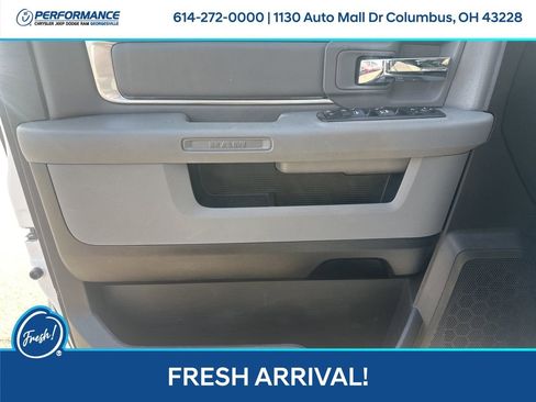 Used 2019 RAM 1500 Classic SLT w/ Luxury Group image 12
