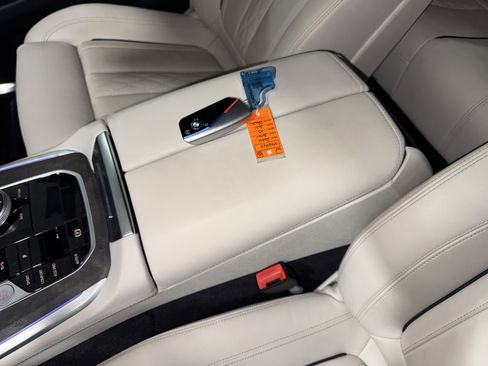 Used 2024 BMW X5 sDrive40i w/ M Sport Package RWD image 29