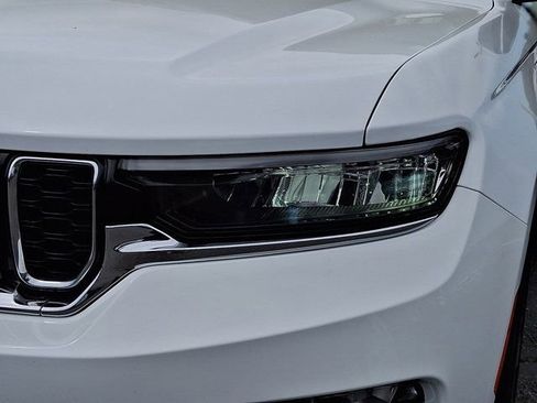 Certified 2022 Jeep Grand Cherokee Limited 4xe w/ Luxury Tech Group II image 12