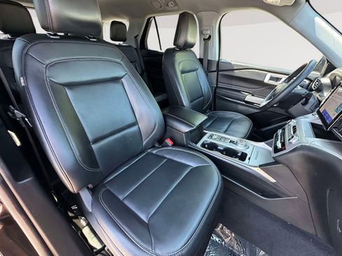 Used 2023 Ford Explorer XLT w/ Equipment Group 202A AWD/4WD image 28