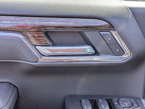 New 2026 GMC Sierra 1500 SLE image 12