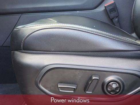 Used 2024 Jeep Grand Cherokee L Altitude AWD/4WD image 13
