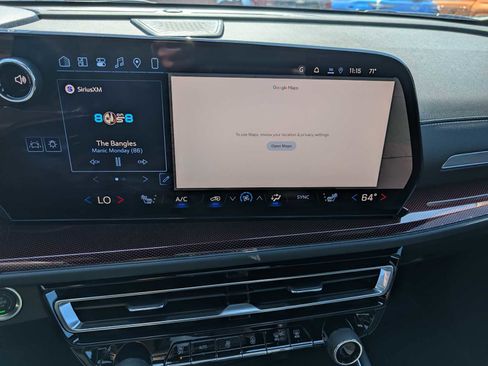 New 2026 Chevrolet Traverse Z71 w/ Enhanced Driving Package AWD/4WD image 21