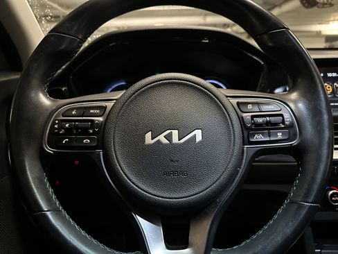 Certified 2022 Kia Niro EX Premium image 29