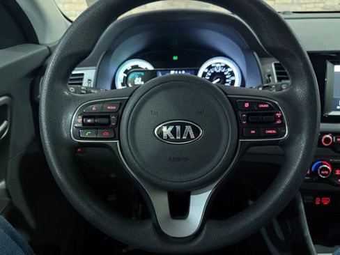 Used 2017 Kia Niro LX FWD image 15