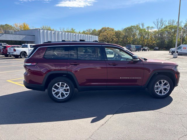 Used 2022 Jeep Grand Cherokee L Limited AWD/4WD image 13