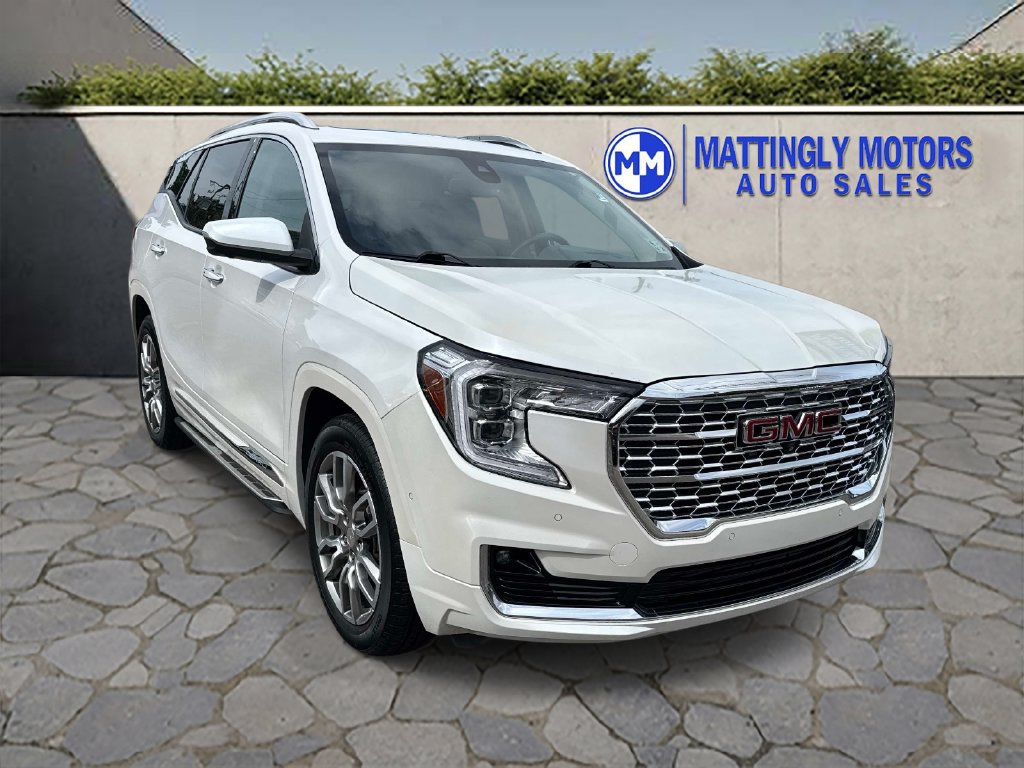 Used 2022 GMC Terrain Denali w/ Denali Premium Package AWD/4WD image 1