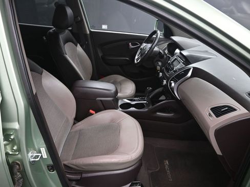 Used 2011 Hyundai Tucson GLS image 34