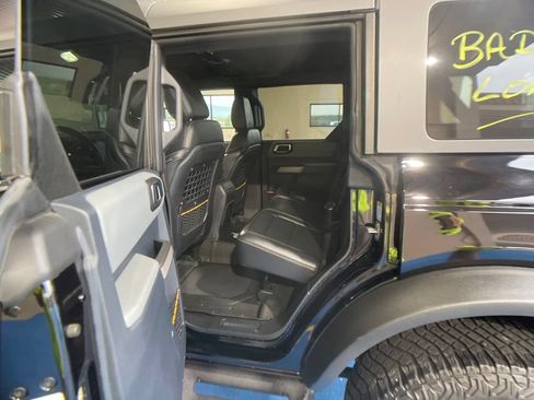 Used 2023 Ford Bronco Badlands AWD/4WD image 9