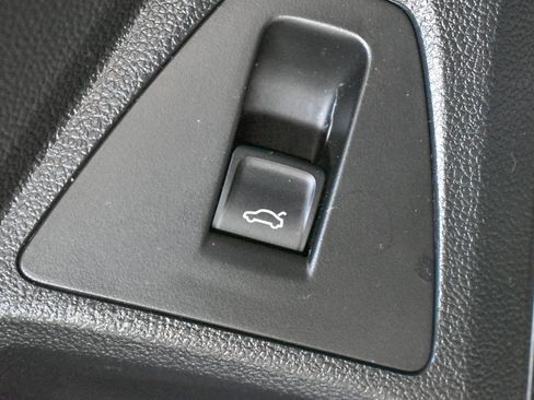 Used 2025 Volkswagen Jetta SE image 23