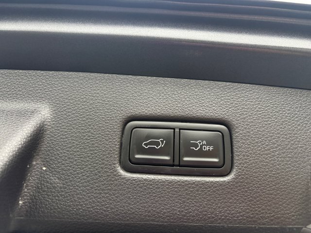 Certified 2025 Kia Carnival EX FWD image 18