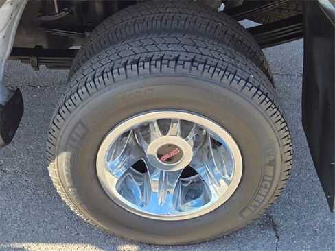 Used 2022 GMC Sierra 3500 SLE w/ SLE Value Package image 11