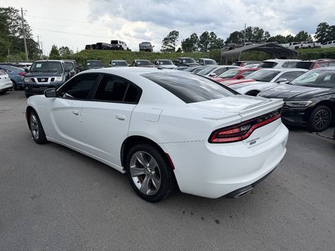 Used 2015 Dodge Charger SE w/ Sport Appearance Group RWD image 5