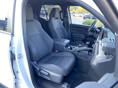 Used 2025 Toyota 4Runner SR5 AWD/4WD image 20