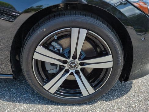 Used 2025 Mercedes-Benz C 300 Sedan image 11