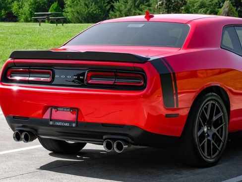 Used 2016 Dodge Challenger R/T Scat Pack RWD image 12