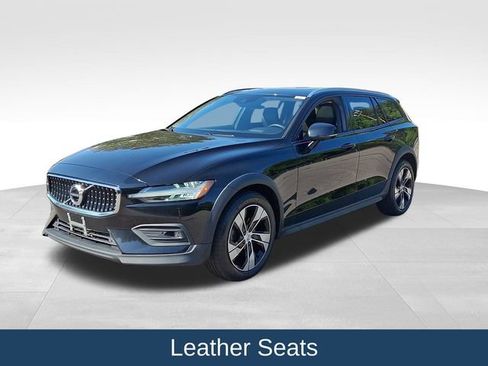 Used 2021 Volvo V60 T5 Cross Country AWD/4WD image 4